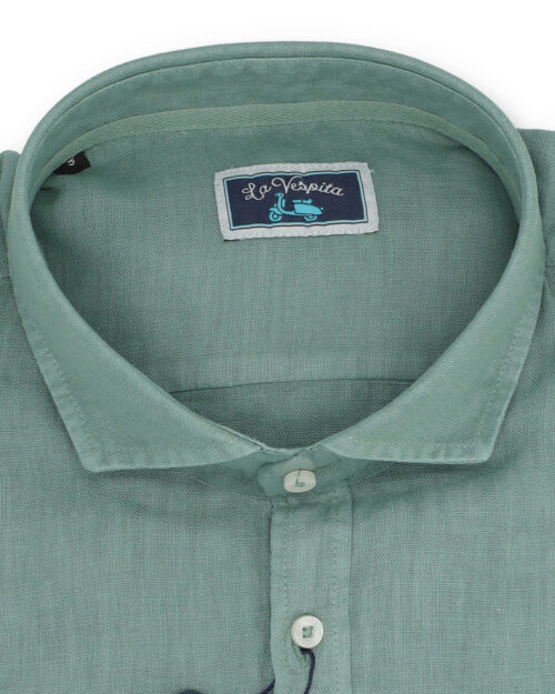 la vespita serie 56205 camisa lino patron semientallado cuello 370 color 12 verde 100 lino (1)